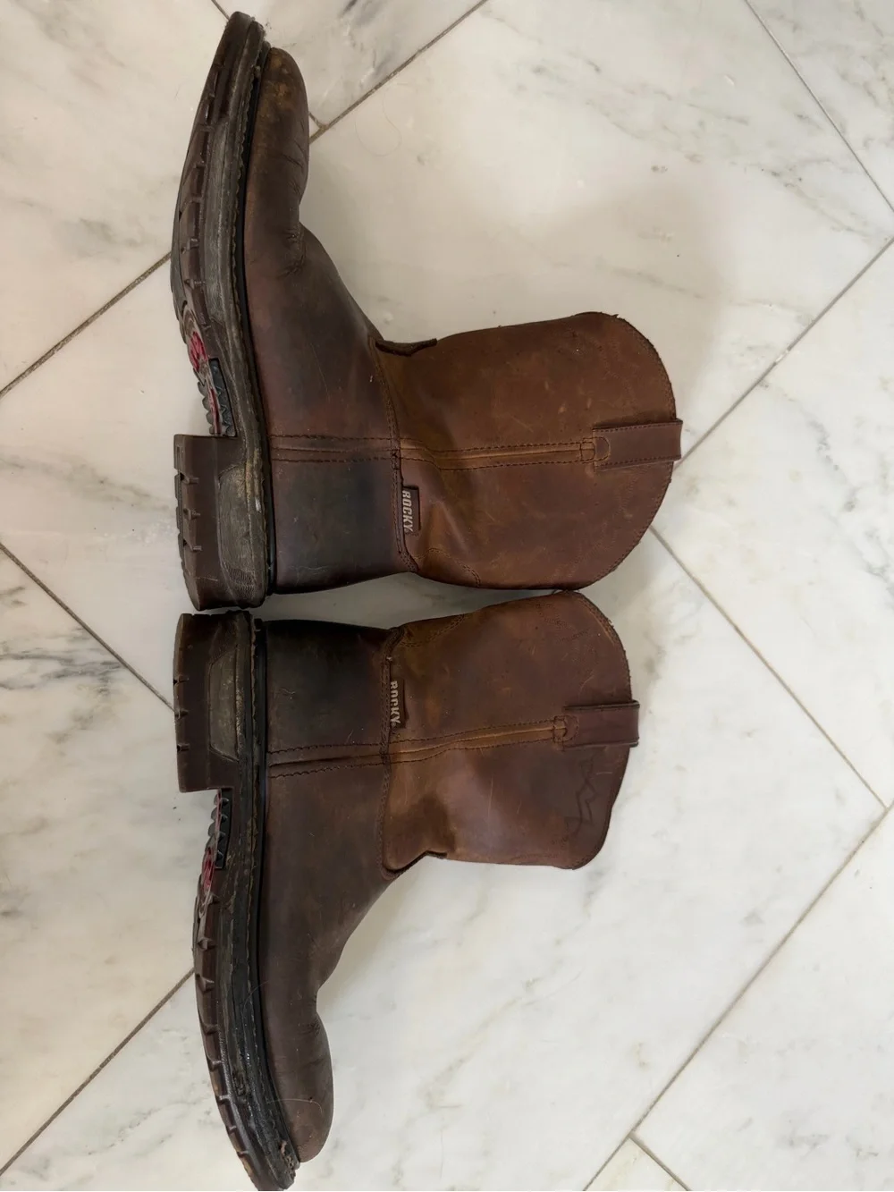 Rocky Men’s 9.5 brown leather midcalf round toe pull on comfort work boots